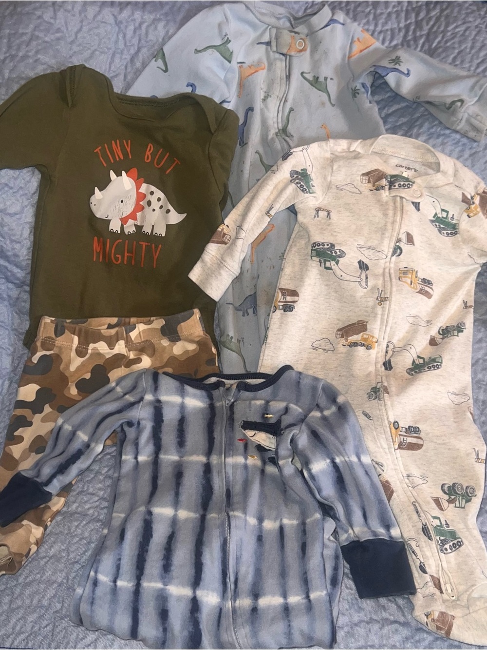 Infant 6 9 mo Bundle Dino & Camo Pajama Sets Onesies  Carters included 6 pieces